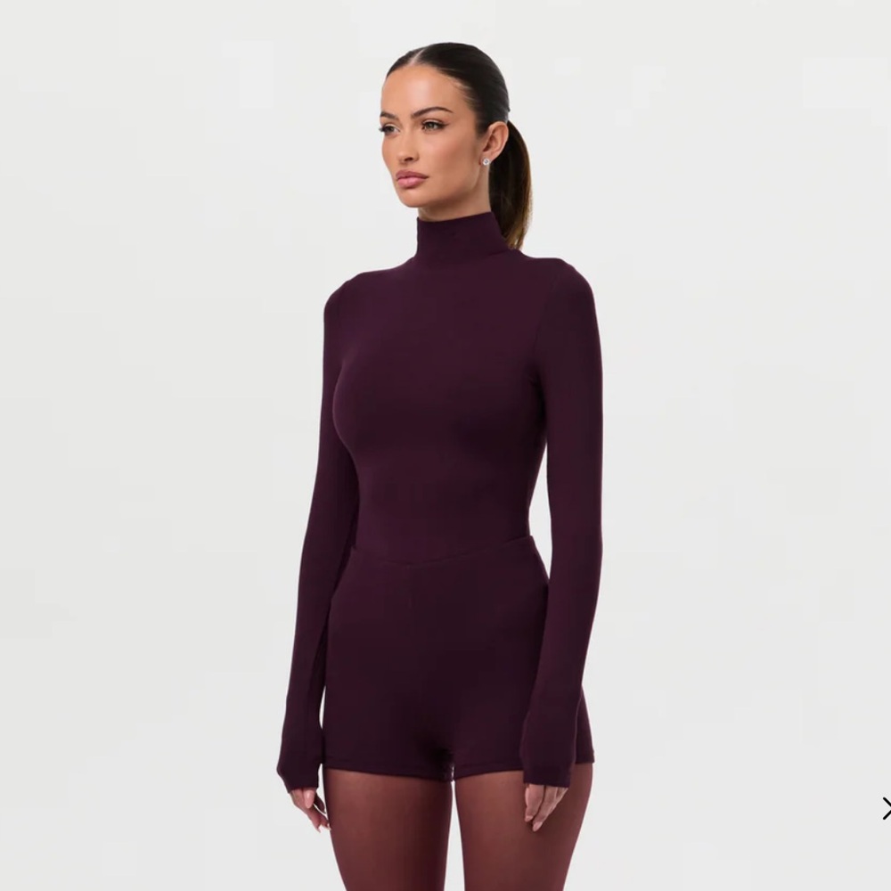 Naked wardrobe dark plum butter contour hot shorts